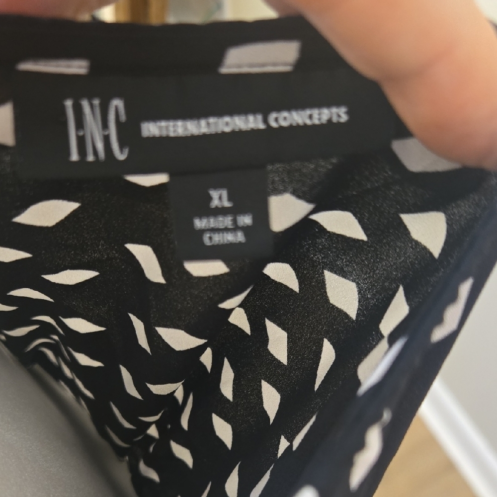INC International Concepts Black & White Wrap Tank Top - Picture 2 of 5